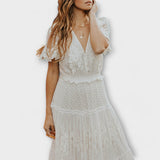 Helena - Robe midi Lacey avec décolleté en V