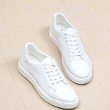 Baskets blanches minimalistes – Parfaites pour toutes les occasions